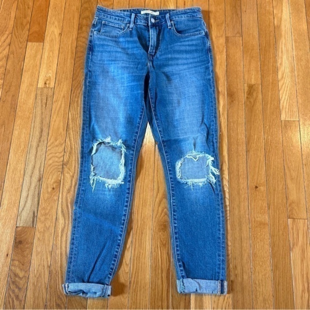 Levi’s Strauss Premium Blue Denim Jeans 721 High Rise Skinny Size 28 Busted knee